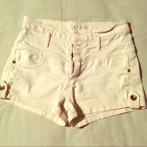 Cream / off white, High rise shorts